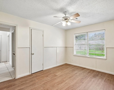 6401 Rowan Lane - Photo Thumbnail 8