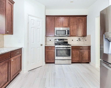 130 W Stockbridge Landing Circle - Photo Thumbnail 10