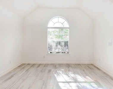 130 W Stockbridge Landing Circle - Photo Thumbnail 5