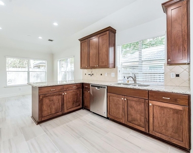 130 W Stockbridge Landing Circle - Photo Thumbnail 9