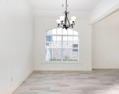 130 W Stockbridge Landing Circle - Photo Thumbnail 6