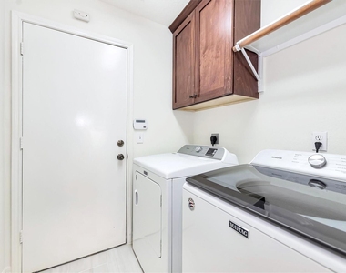 130 W Stockbridge Landing Circle - Photo Thumbnail 26