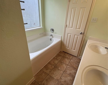 20507 Providence Point Drive - Photo Thumbnail 13