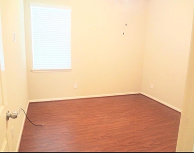 4911 Spring Showers Court - Photo Thumbnail 10