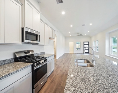 11703 Eclipse Drive - Photo Thumbnail 8