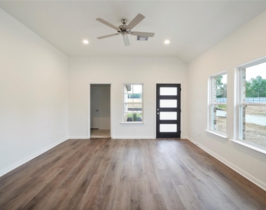 11703 Eclipse Drive - Photo Thumbnail 5