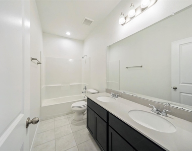 11703 Eclipse Drive - Photo Thumbnail 17