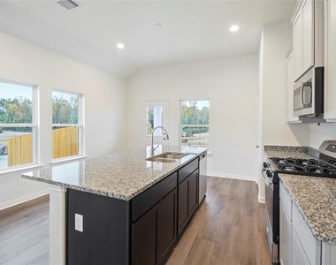 11703 Eclipse Drive - Photo Thumbnail 7
