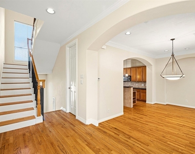 3022 Orchard Court - Photo Thumbnail 4