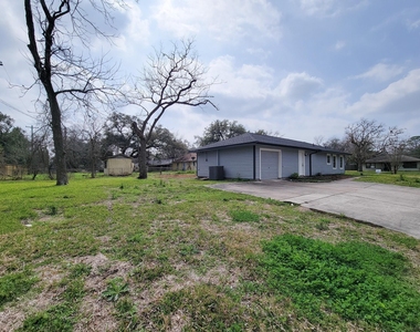 301 Cypress Street - Photo Thumbnail 39