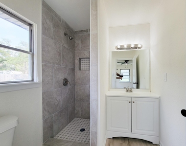 301 Cypress Street - Photo Thumbnail 24