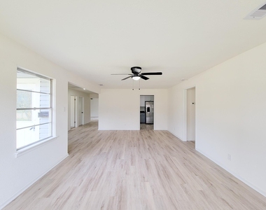 301 Cypress Street - Photo Thumbnail 5