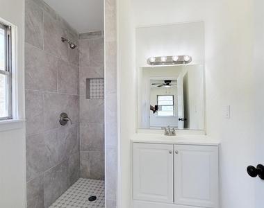 301 Cypress Street - Photo Thumbnail 26
