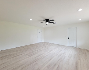 301 Cypress Street - Photo Thumbnail 27