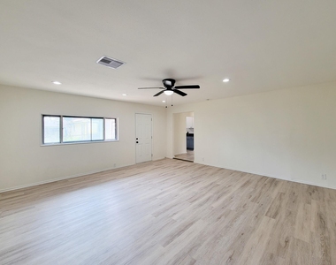 301 Cypress Street - Photo Thumbnail 29
