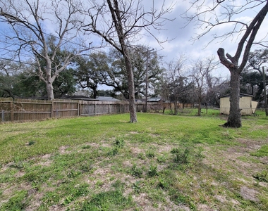 301 Cypress Street - Photo Thumbnail 42