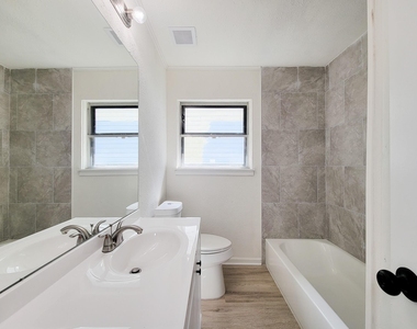 301 Cypress Street - Photo Thumbnail 18