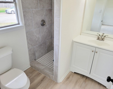 301 Cypress Street - Photo Thumbnail 23