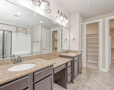 27415 Blinkwood Park - Photo Thumbnail 16