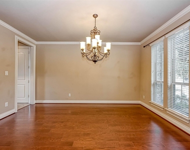 27415 Blinkwood Park - Photo Thumbnail 3