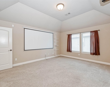 27415 Blinkwood Park - Photo Thumbnail 24