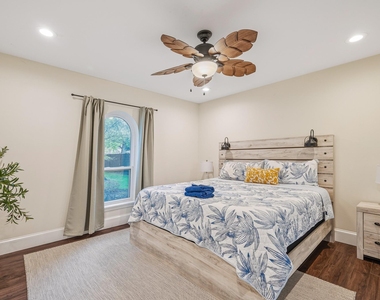 16811 Waycreek Road - Photo Thumbnail 34