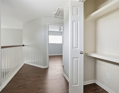 2605 Los Alamos Circle - Photo Thumbnail 20