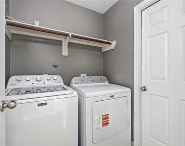 2605 Los Alamos Circle - Photo Thumbnail 14