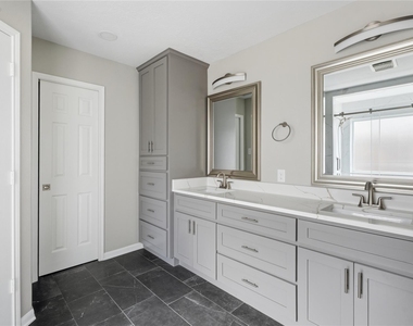 2605 Los Alamos Circle - Photo Thumbnail 10