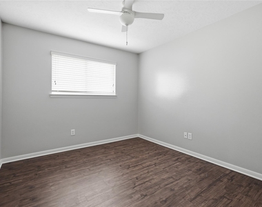 2605 Los Alamos Circle - Photo Thumbnail 21