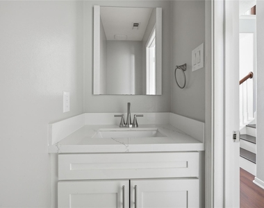 2605 Los Alamos Circle - Photo Thumbnail 13