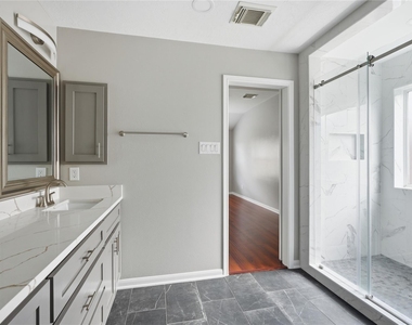2605 Los Alamos Circle - Photo Thumbnail 11