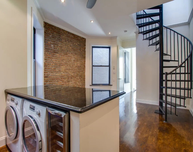 15 West 103rd Street - Photo Thumbnail 2