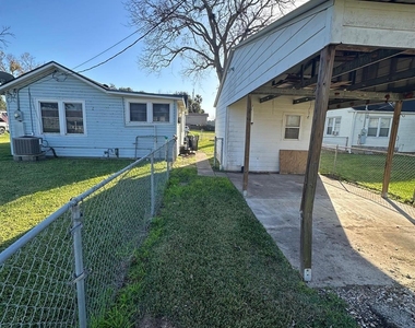 329 Lazy Lane - Photo Thumbnail 8
