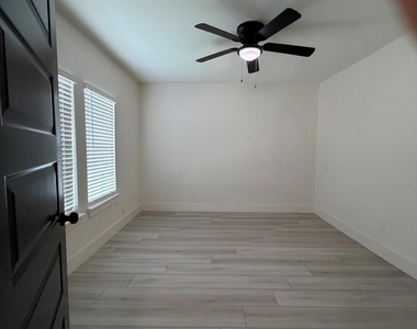 2814 Truxillo Street - Photo Thumbnail 12