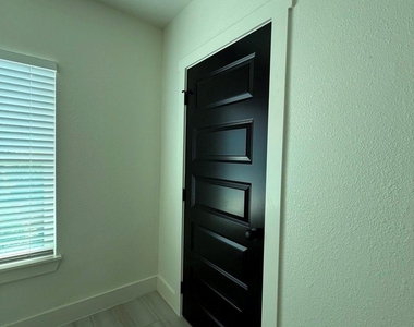 2814 Truxillo Street - Photo Thumbnail 22