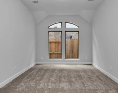 5026 Albany Shores Lane - Photo Thumbnail 13