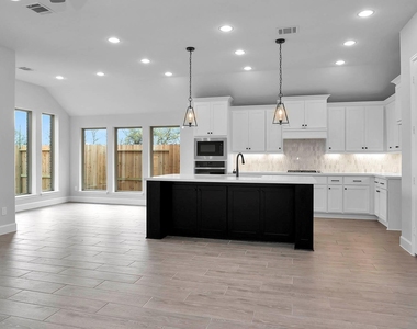 5026 Albany Shores Lane - Photo Thumbnail 2
