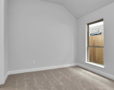 5026 Albany Shores Lane - Photo Thumbnail 11
