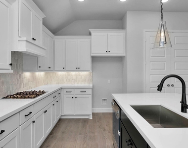 5026 Albany Shores Lane - Photo Thumbnail 6