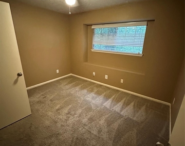 12110 Bowsman Drive - Photo Thumbnail 7