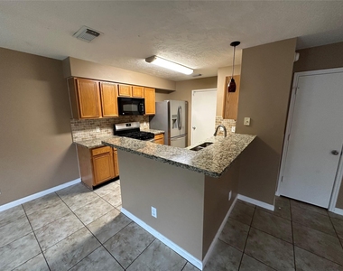 12110 Bowsman Drive - Photo Thumbnail 4