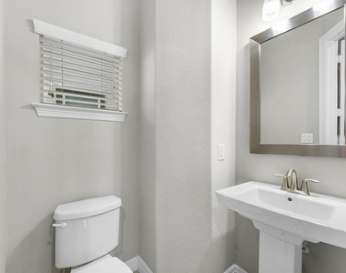 458 N Live Oak Street - Photo Thumbnail 24