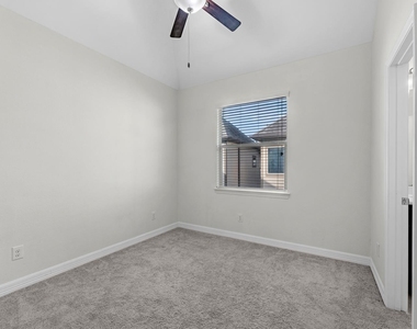 458 N Live Oak Street - Photo Thumbnail 22