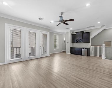 458 N Live Oak Street - Photo Thumbnail 10