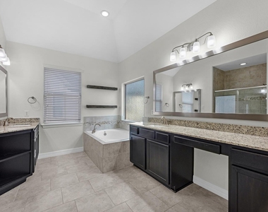458 N Live Oak Street - Photo Thumbnail 20
