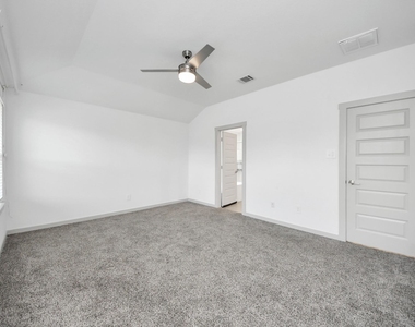 7007 Fleetwood Crescent Way - Photo Thumbnail 15