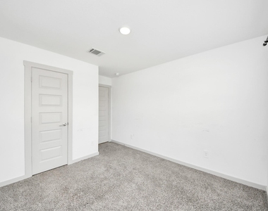 7007 Fleetwood Crescent Way - Photo Thumbnail 23
