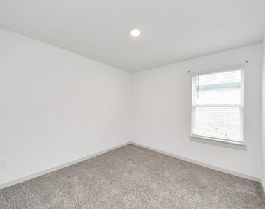 7007 Fleetwood Crescent Way - Photo Thumbnail 20