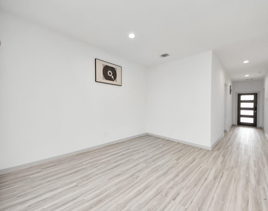 7007 Fleetwood Crescent Way - Photo Thumbnail 1